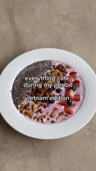 Admin went to Vietnam, got her period, and died inside (because why the f must our period come always during a damn trip ffs) - but on the plus side, she had lots of cravings and tried her hardest to eat healthy (and succeeded on a few days) 👍🏼
But she also gave in to her cravings because #balanceddiet 💀
.
.
.
.
#periodproblems #foodcravings #periodcravings #foodcraving #moodswings #vietnamesefoods #vietnamesecoffee #vietnamesefood #vietnamesecuisine #vietnamtrip #vietnameseculture #cravingssatisfied #cravingssolved #cravingshungryformore #vietnamesepho