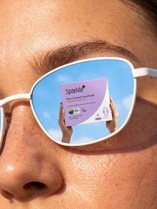 A little Sparkle for your period days. ✨💜
Made especially for sensitive skin, Sparkle pads are plant-based, plastic-free, SAP-free, fragrance-free, and dye-free - with no hidden ingredients.
Because what touches your skin matters. And period care should feel just as good for you as it is for the planet. 🌿✨
Would you make the switch to cleaner period care? Let us know below! 👇
(plant-based pads, sensitive skin, plastic-free, SAP-free pads, clean menstrual care)
#SparkleCare #SensitiveSkin #PlantBasedPads #PeriodCare #menstrualwellness